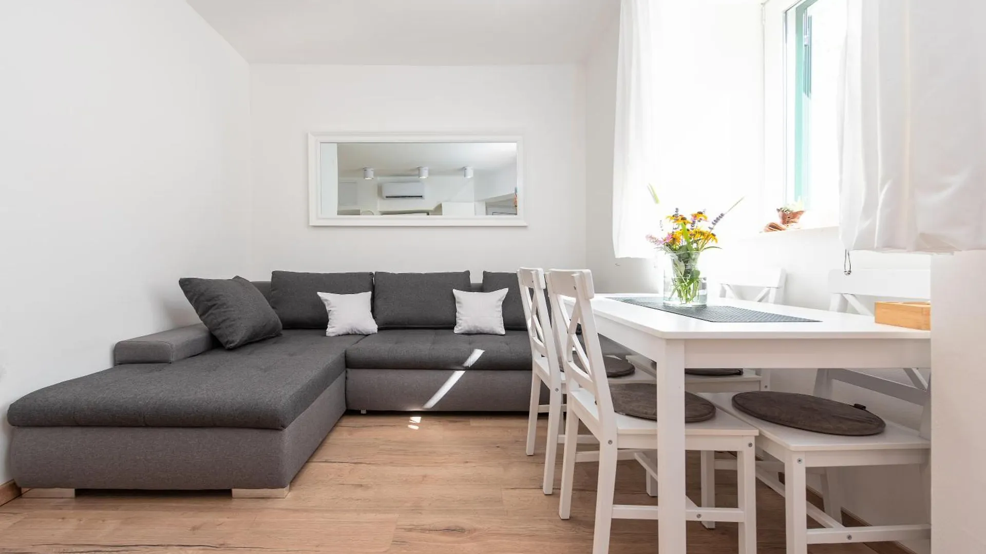 Lota Apartment Bibinje